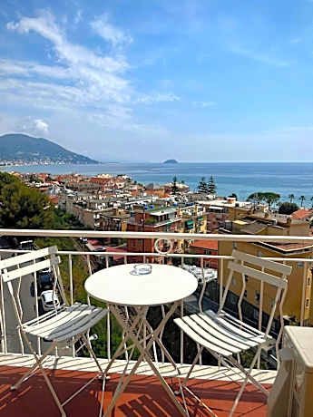 Double or Twin Room with Sea View