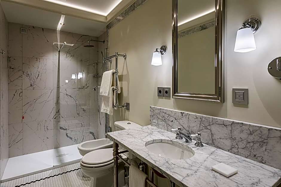 Room Mate Collection Filippo, Rome-Fontana di Trevi