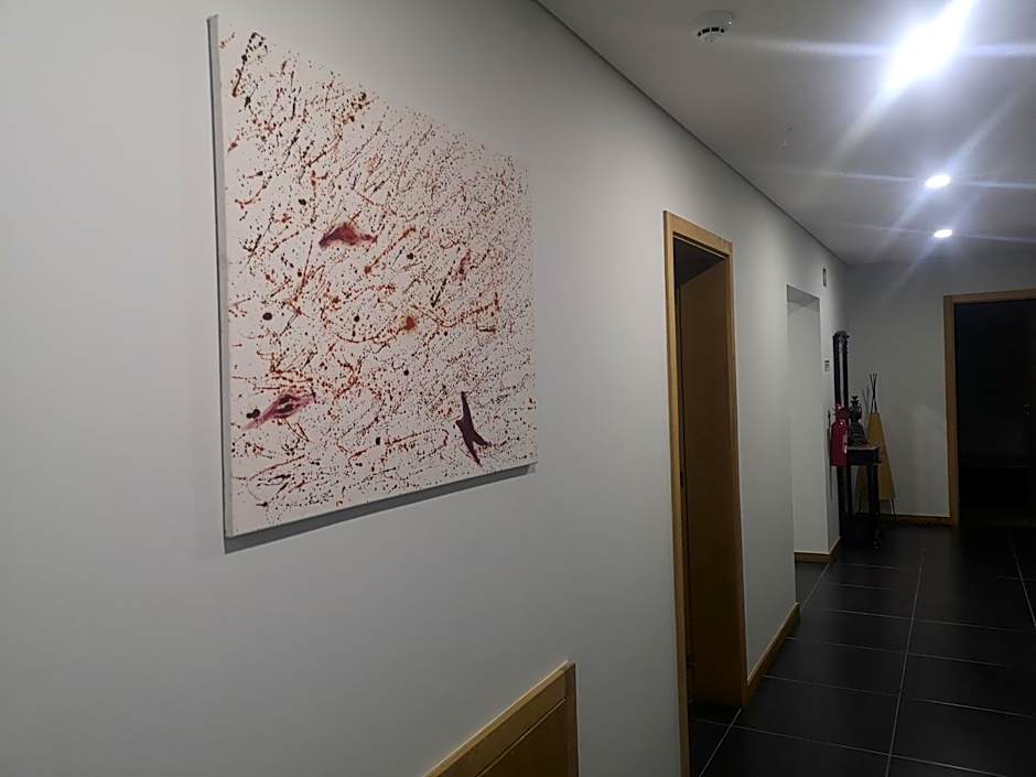 Leonchic - Guest House com Piscina de Água Salgada