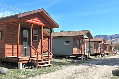 Eycat Lodging Company