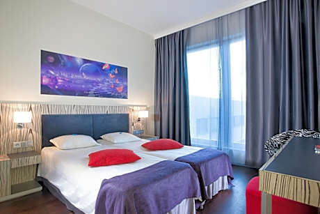 Standard Twin Room with Spa Access