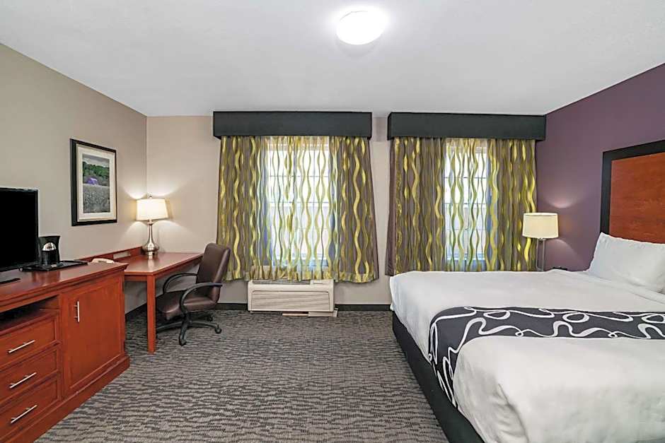 La Quinta Inn & Suites by Wyndham Knoxville North I-75
