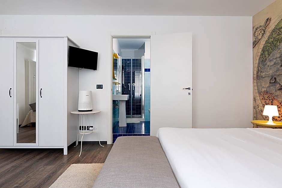 Francis Superior Rooms