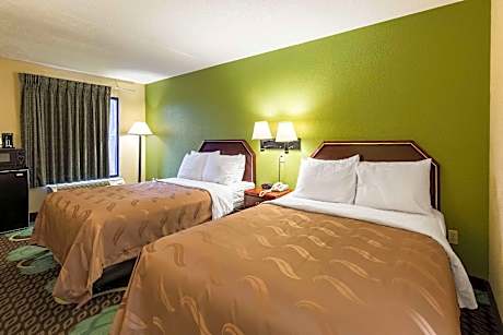 Quadruple Room with Two Queen Beds - Smoking