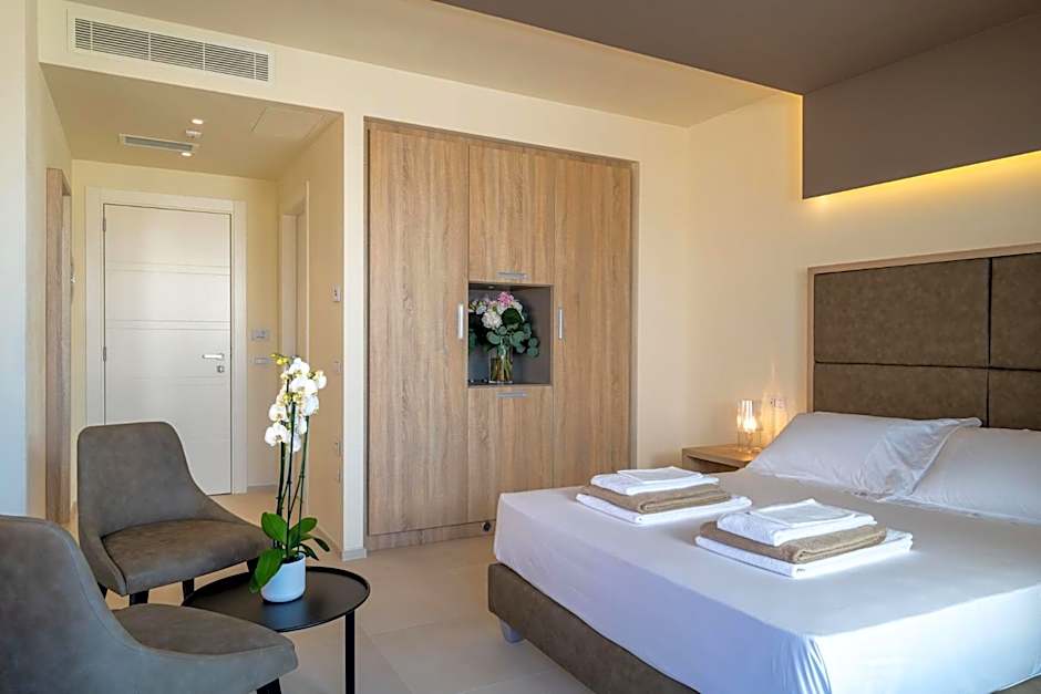 Palace Lido Hotel & Suites