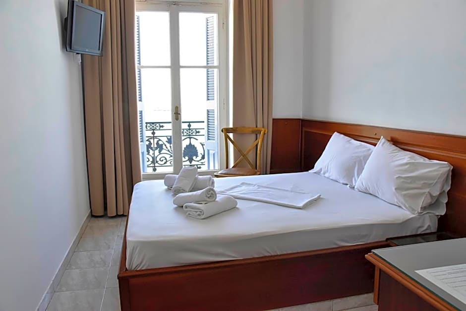Leonidas Hotel