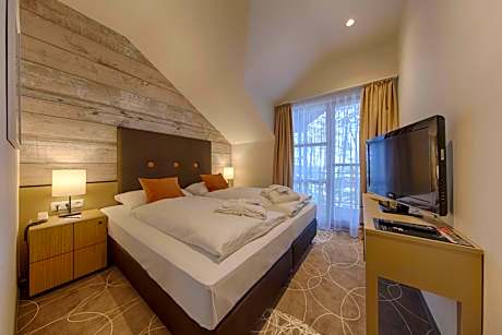 Two-Bedroom Apartment Land Side