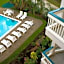 Casa Del Mar Beachfront Suites