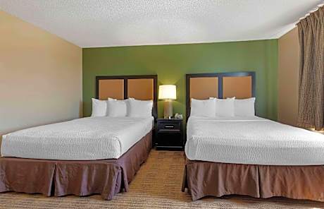 1 Bedroom Suite 2 Full Accessible Non-Smoking