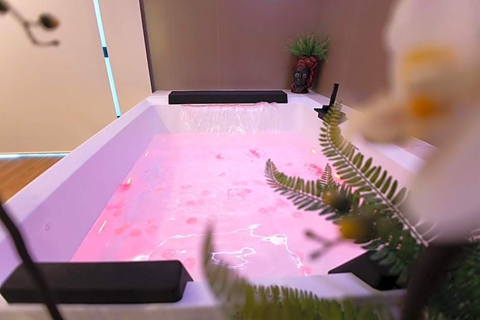 POPULA - The Lifestyle Hotel