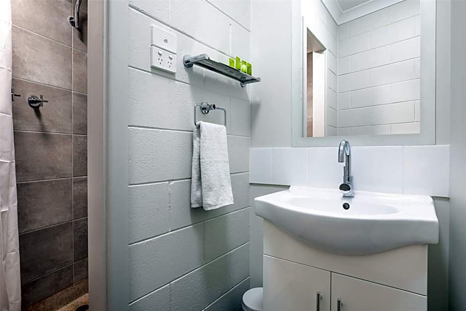 Nightcap at Hendon Hotel