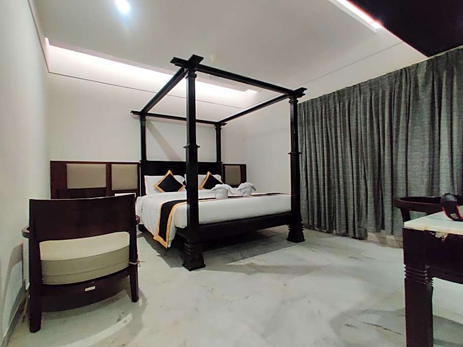 Hotel Saratharajans