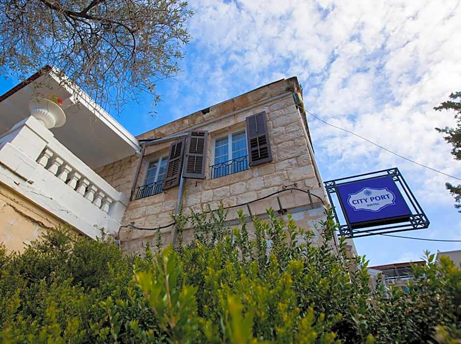 City Port Hotel
