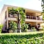 Pirogue Lodge