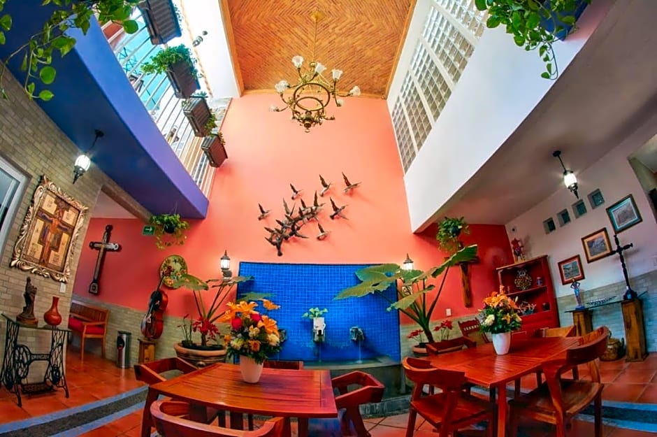 CASA ALFAREROS