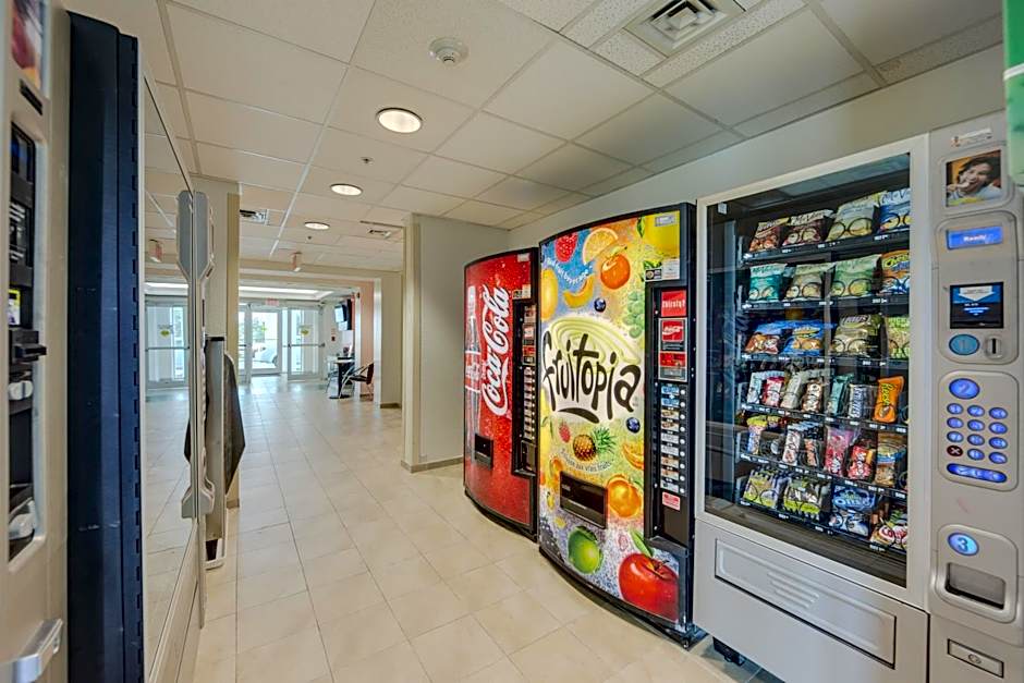 Motel 6-Brampton, ON - Toronto