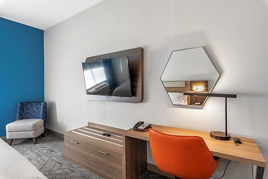 Holiday Inn Express & Suites Maumelle By IHG