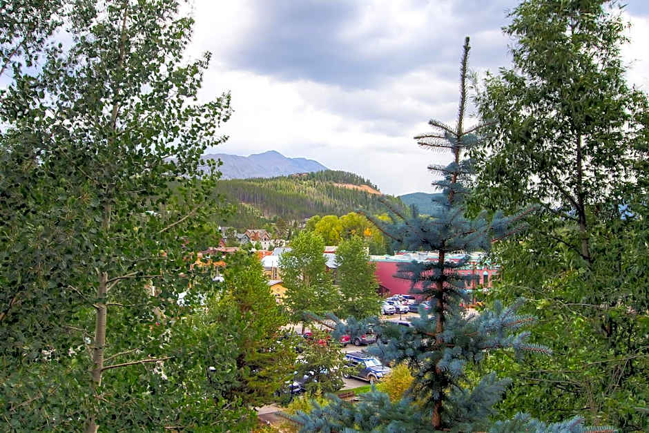 River Mountain Lodge