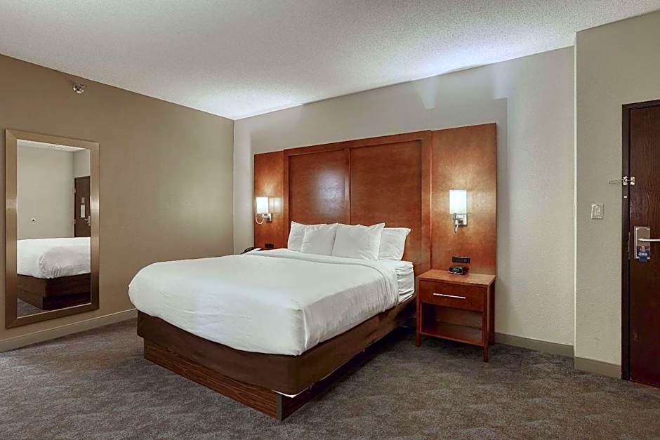 Comfort Suites Appleton Airport