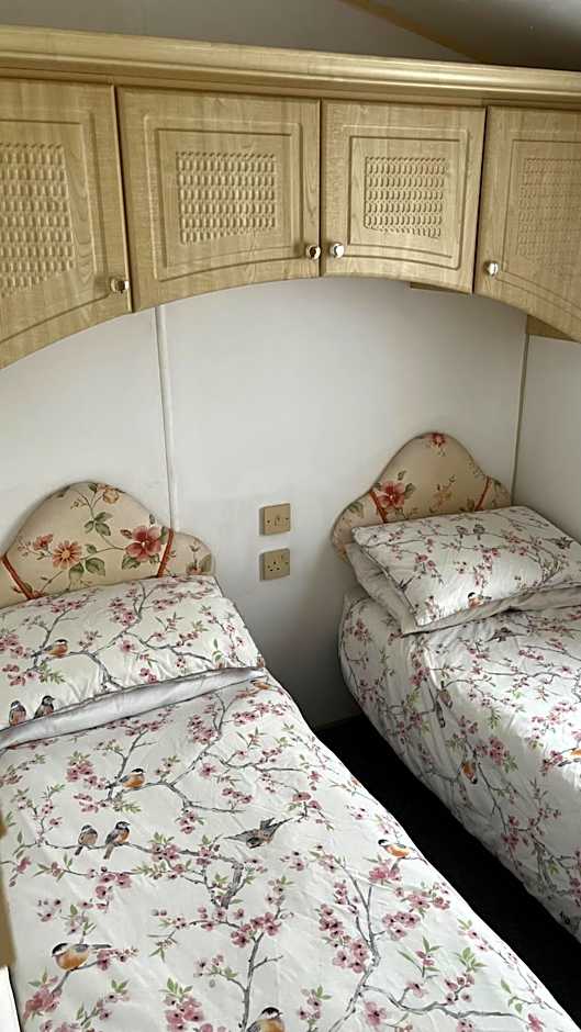 Caravan home Clacton-On-Sea St Osyth