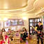 Q Hotel