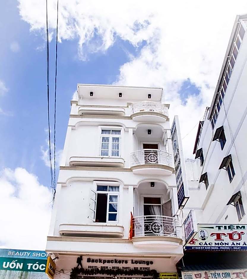 Ken's Backpackers Hotel