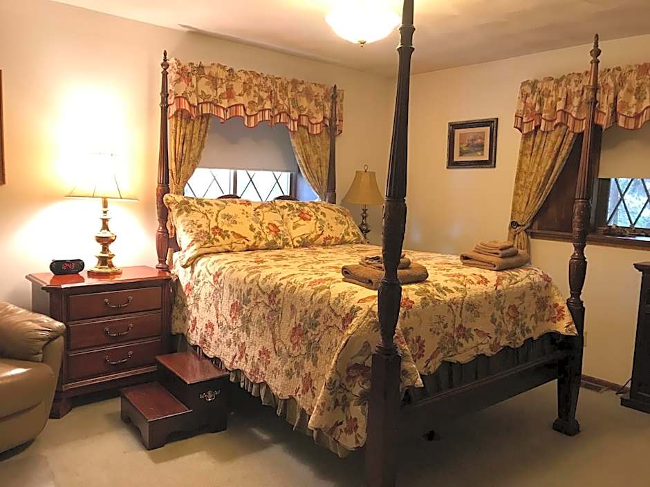 7 Gables Inn & Suites