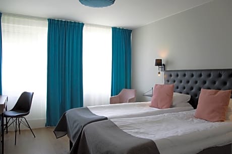 Twin Room - Non-Smoking