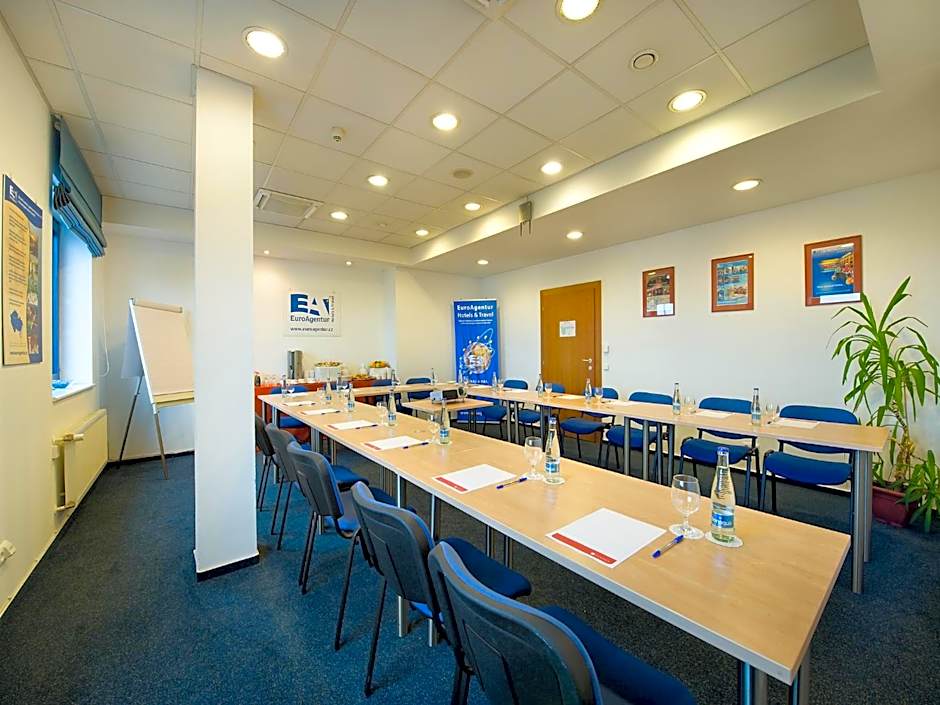 Ramada by Wyndham Airport Prague