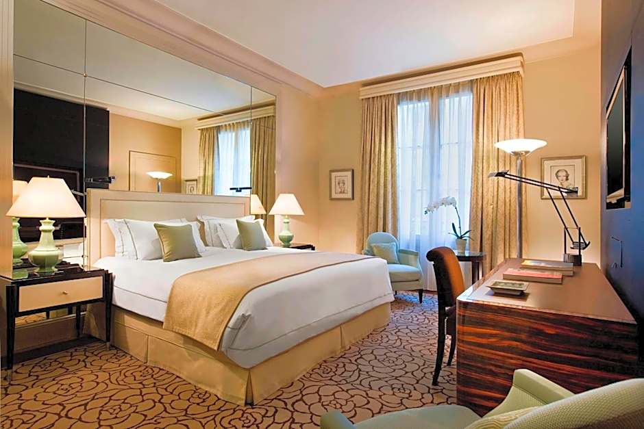 Prince de Galles, a Luxury Collection hotel, Paris