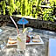 Logis Hôtel Restaurant La Vieille Auberge, Art and Gallery