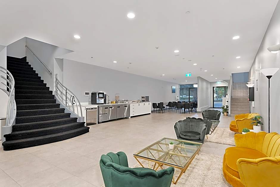 Breakfree on Broadway Sydney