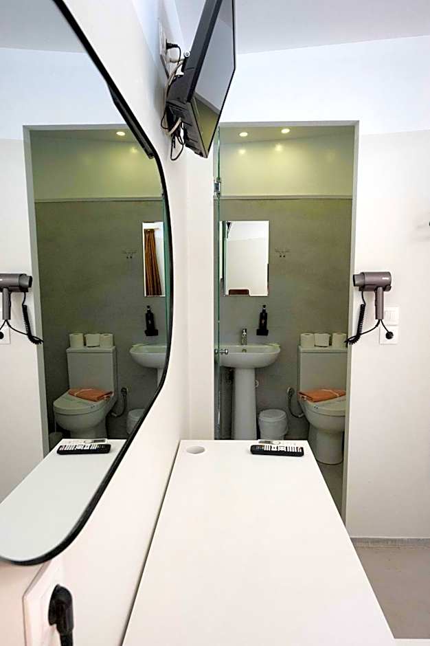LUX Hotel 5 mins walk from port of Piraeus and metro station