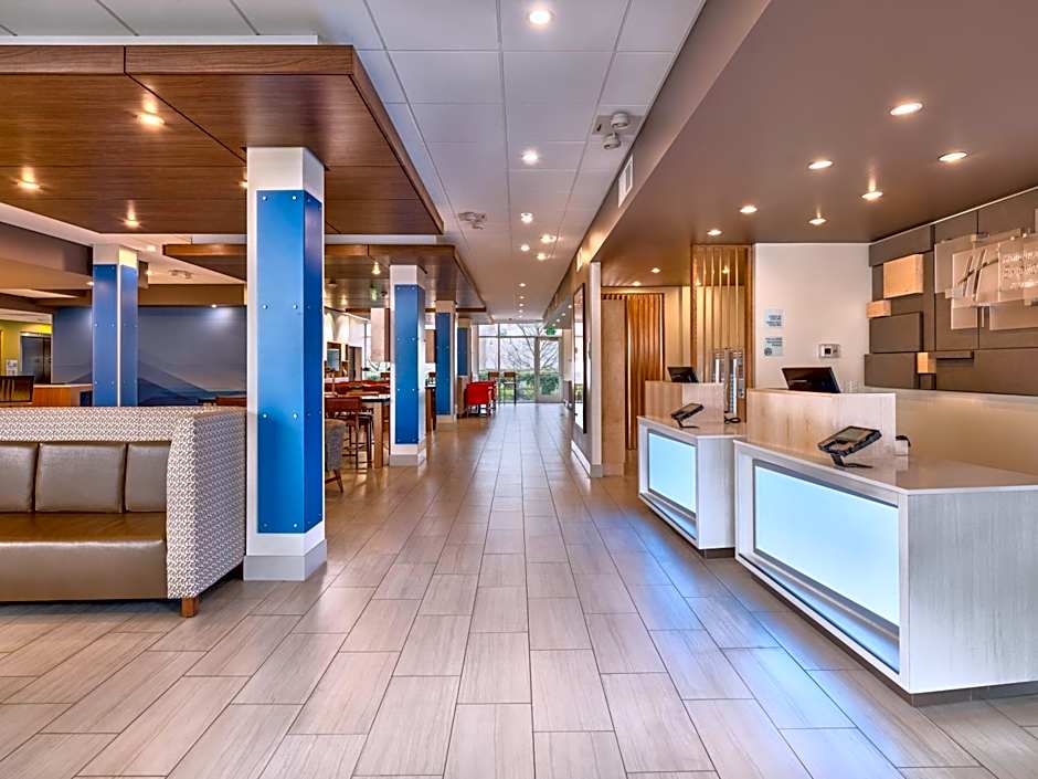 Holiday Inn Express & Suites Salem North-Keizer By IHG