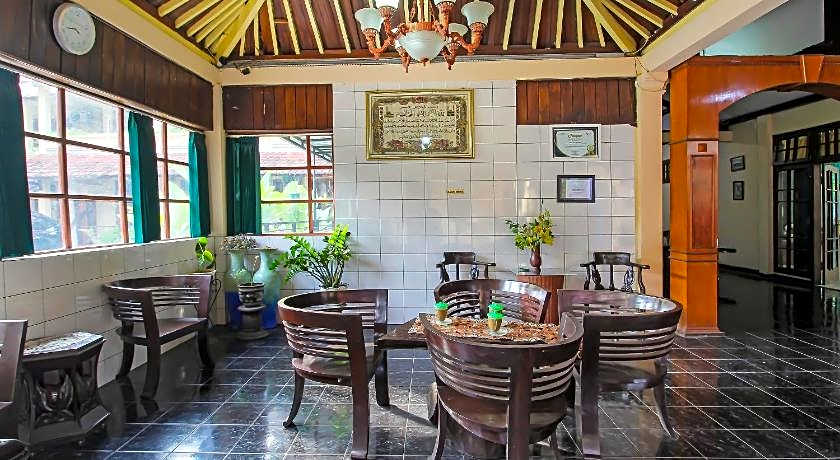 OYO 1984 Hotel Istana Family Syariah