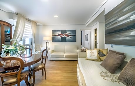 Apartment (4 Adults)