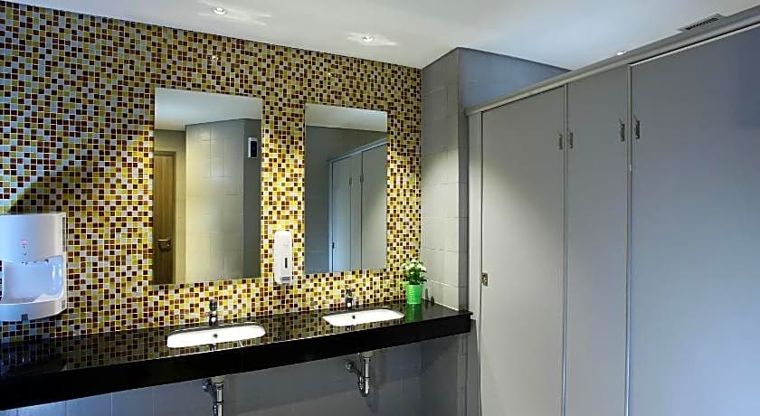 Zest Hotel Airport Jakarta