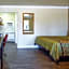 Charm Motel & Suites