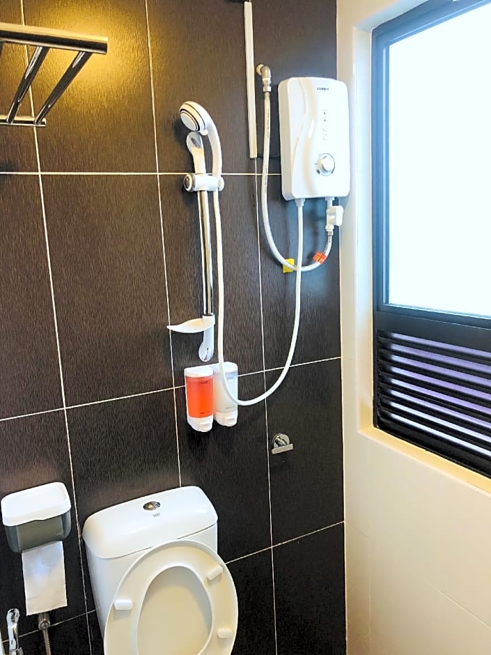 Homie6@ The Heights Residence/ 6-7 Pax