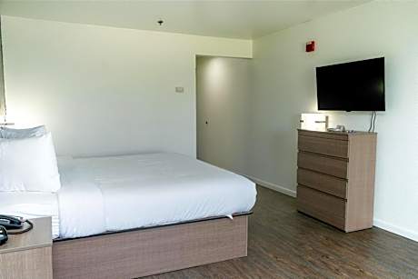 King Room - Non-Smoking