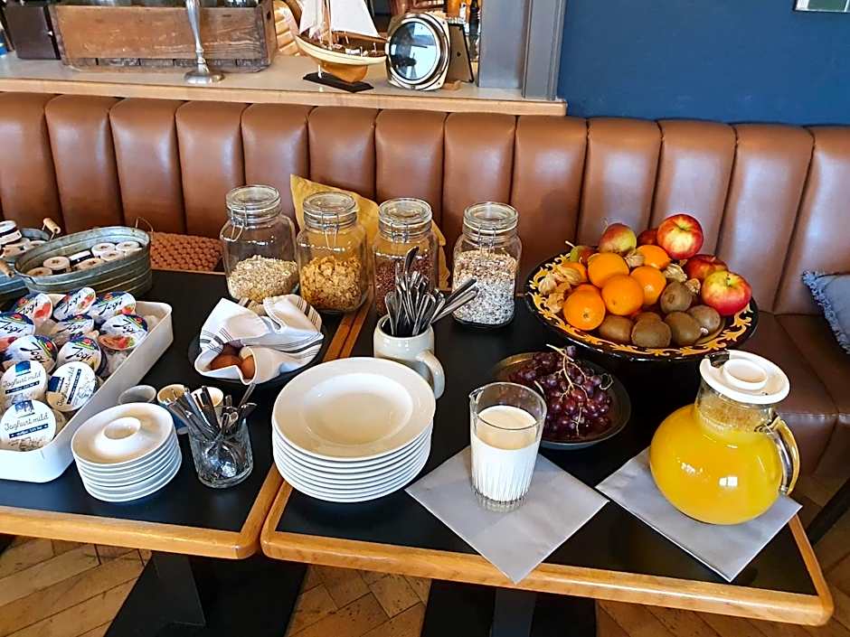 Hafen 17 Hotel Küche Bar