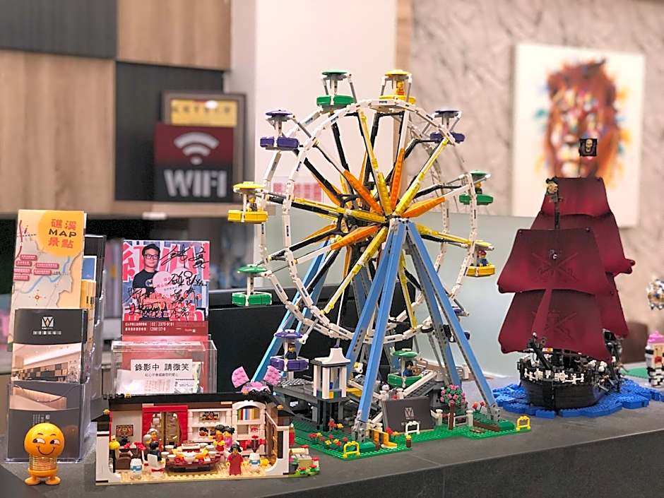 Fairytale YiSu Hot Spring Hotel