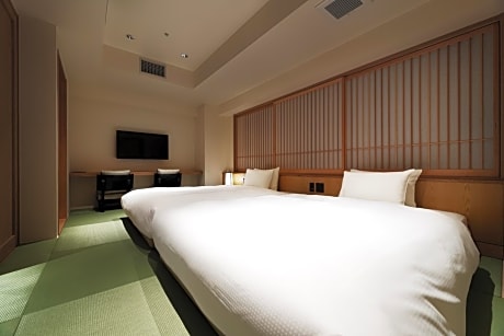 Japanese-Style Double Room with Two Double Beds