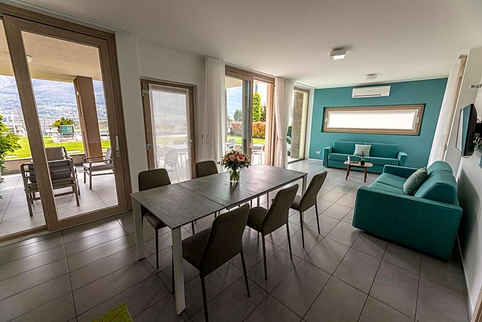 Bellagio Village- 4 Apartments by the lake - Seasonal Warm Pool and Sauna