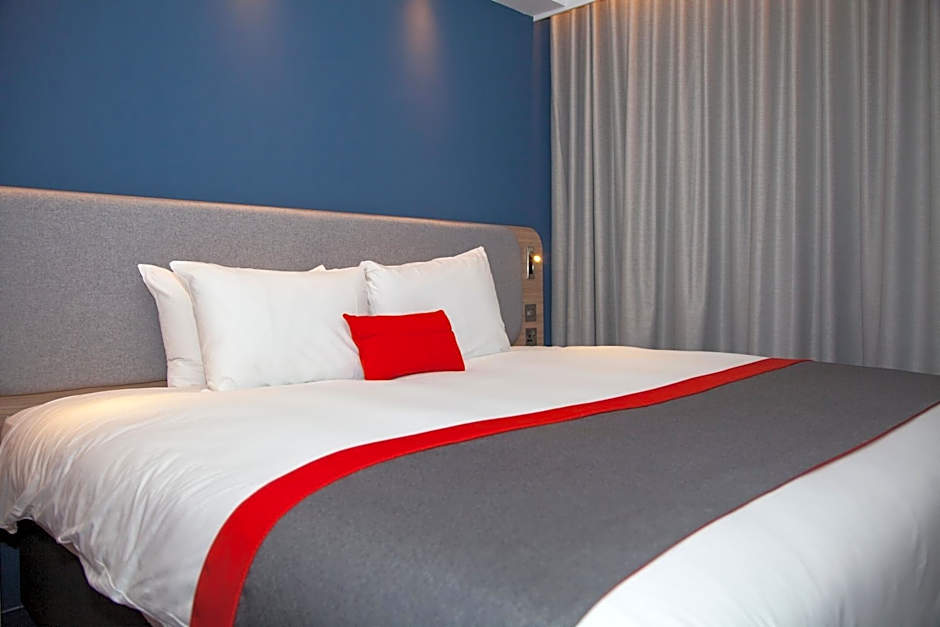 Holiday Inn Express Cardiff Bay By IHG