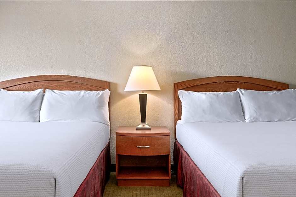 Golden Sails Hotel