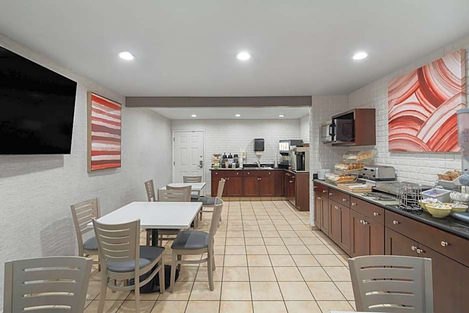 Ramada Bayside Inn & Suites Eureka