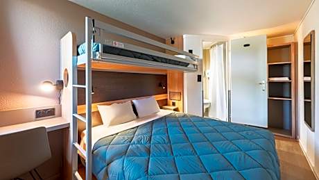 Standard Queen Room with One Bunk Bed