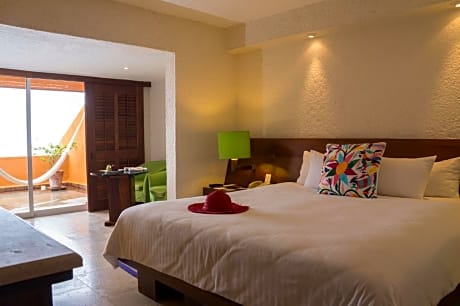 Deluxe Grand King Room