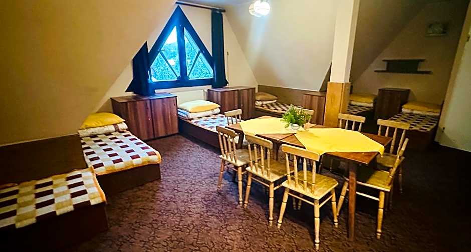 Międzynarodowe Schronisko Młodzieżowe PTSM Szarotka